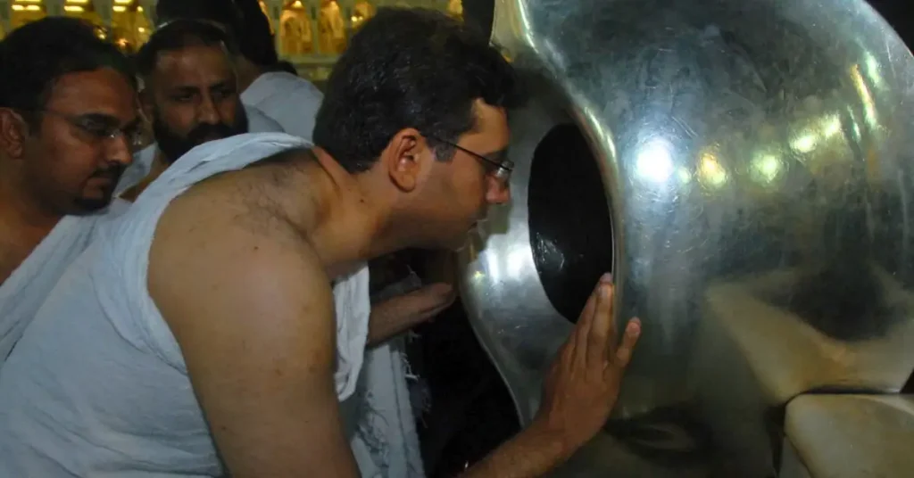 11 Unknown Facts about Hajr-e-Aswad (The Black Stone)