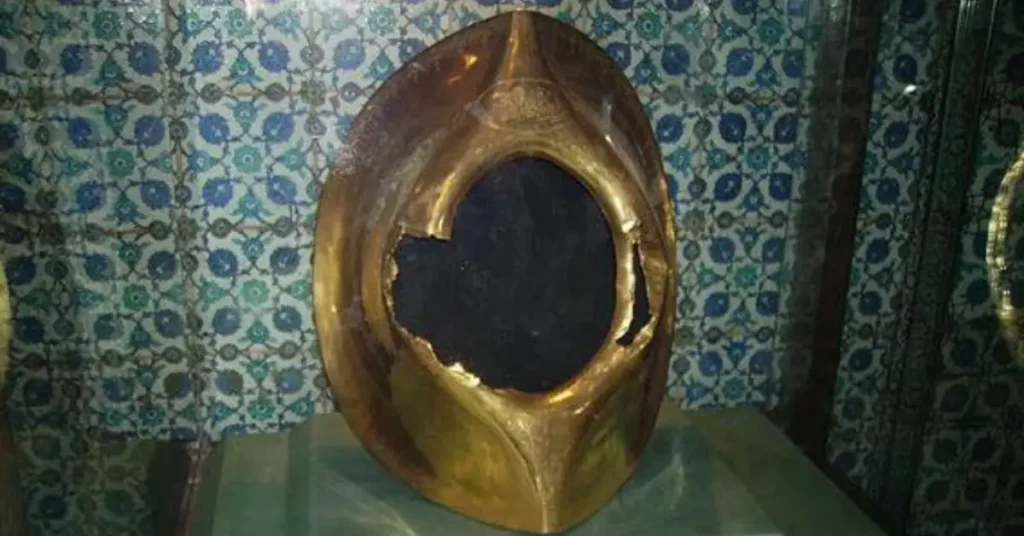 Unknown Facts about Hajr-e-Aswad (The Black Stone)